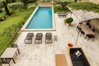 vacances de reve avec vue exceptionnelle Gordes piscine chauffée