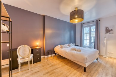 Chambre avec rangements