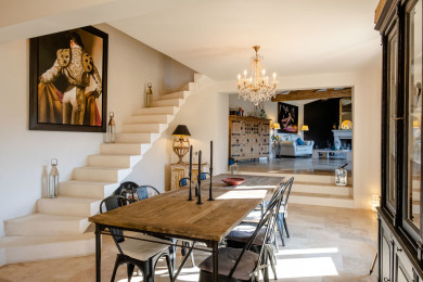 Kitchen with a view of the lounge rom