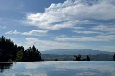 Infinity pool