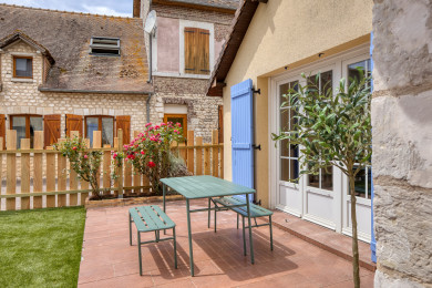 Cour intérieur sécurisée avec terrasse