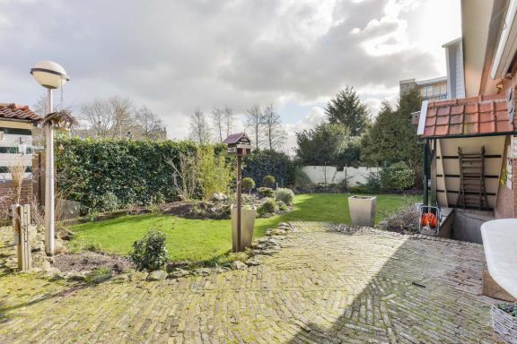 Spacious Family Home Halfweg
