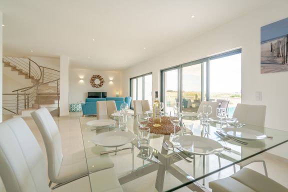 Oceanview Luxury 4 bedroom villa ★ private pool ★ Close to Meia Praia  