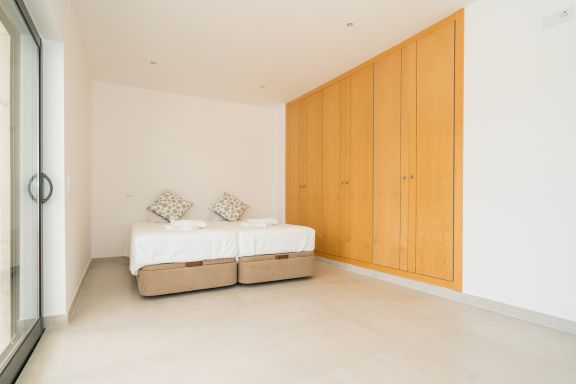 Oceanview Luxury 4 bedroom villa ★ private pool ★ Close to Meia Praia  