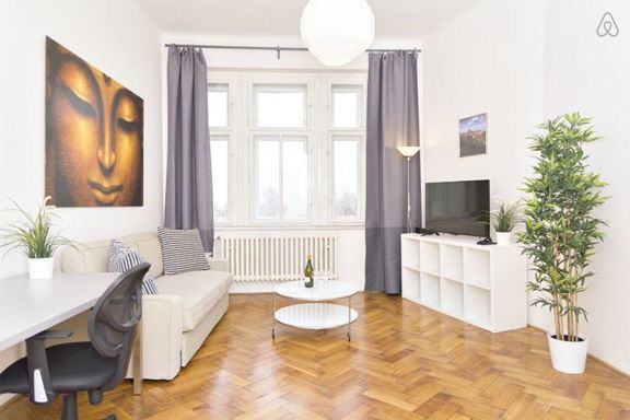 VINCENT- a 10 minute walk from Old Town Square