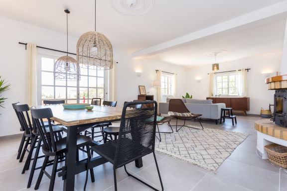 Luxury Boutique Retreat Location (20 people).