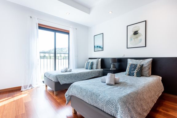 Baia da Luz - ground floor apartment