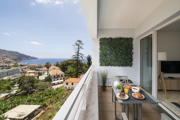 Jasmineiro I, sea and mountain views