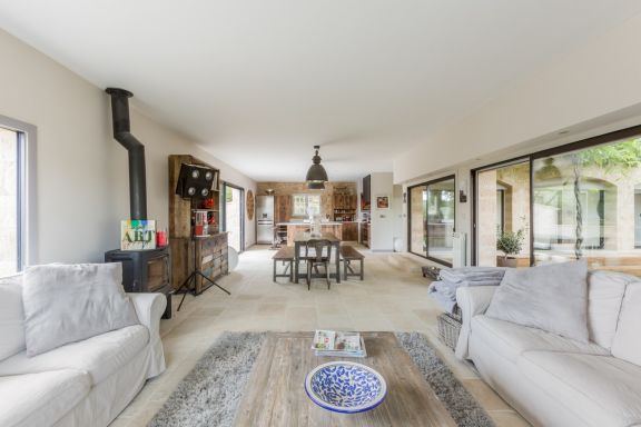 Superbe villa avec vue, entre Aix en Provence et Luberon