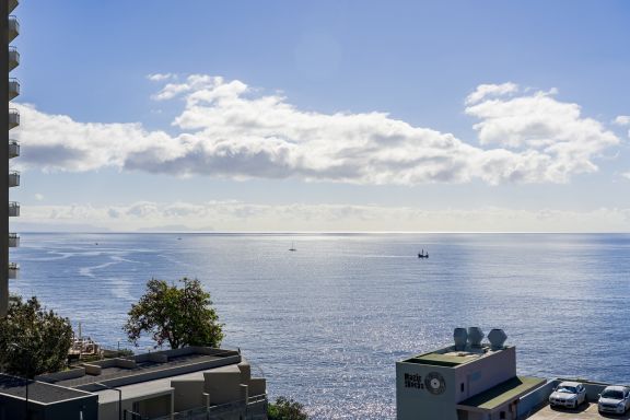 Apartamento junto à praia e vista mar - Rodamar II