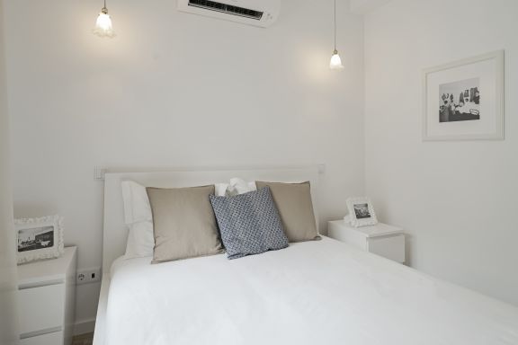 Drapes, Design Apartments 3B