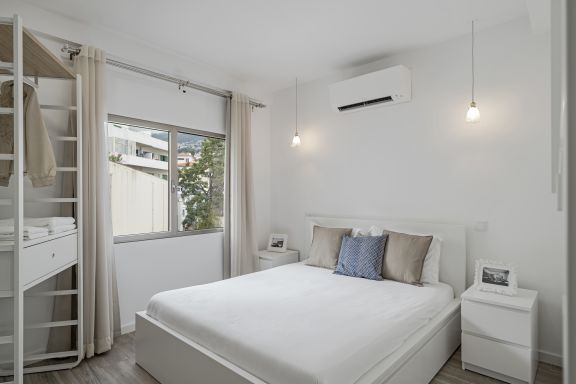 Drapes, Design Apartments 3B