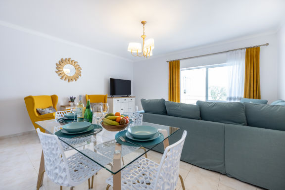Stylish Seashore Apartment 