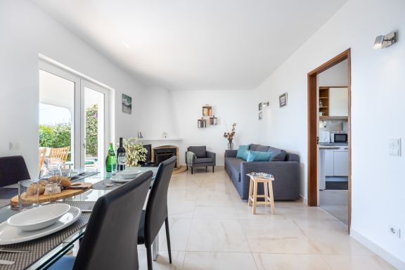 Casa Coruja - amazing cozy family home with pool and sea view