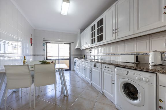 Casa Flamingo Lagos close to Dona Ana beach