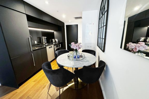 Modern Fully Furnished Studio in Griffintown with Premium amenities