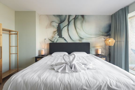 Coastal Inn - Private Room + Balcony