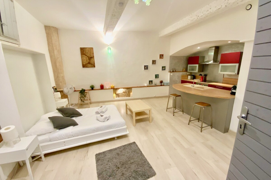 Studio vue entrée