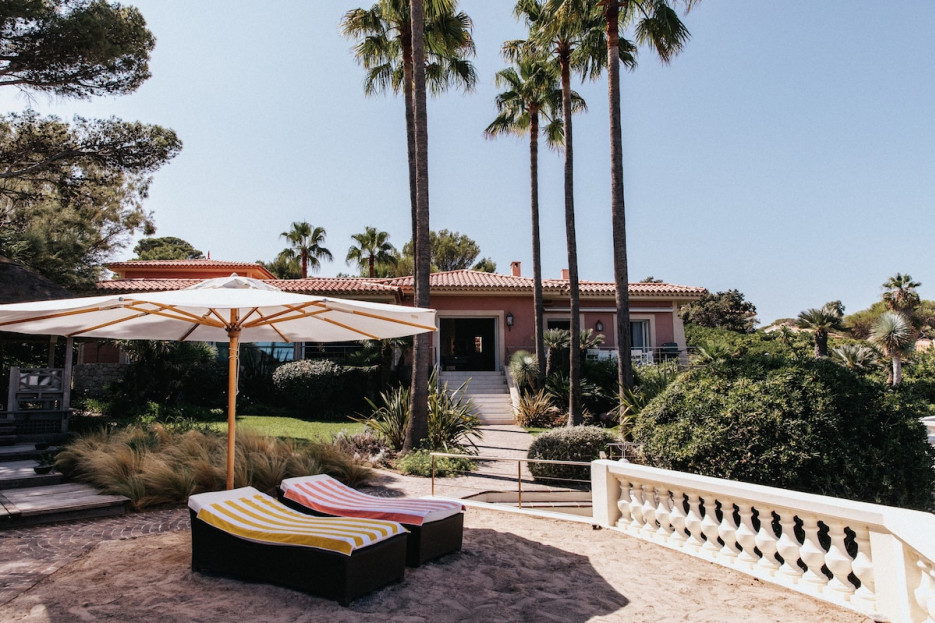 location-famille-prestigieuse-villa-boussole-cote-dazur-exterieur