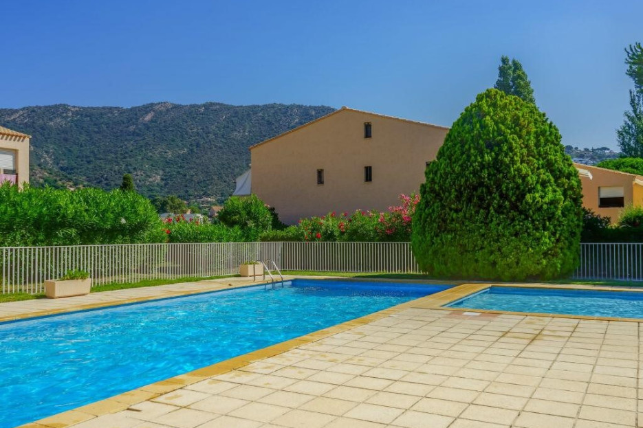 Résidence avec piscine 