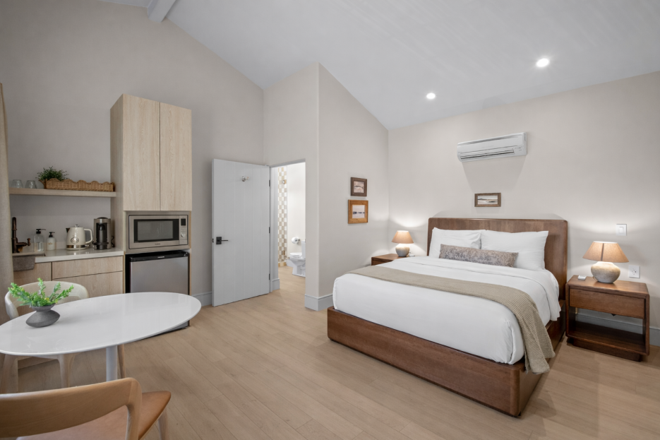 Queen-size bed, sleeps 2 and Kitchenette with Nespresso and Mini Fridge