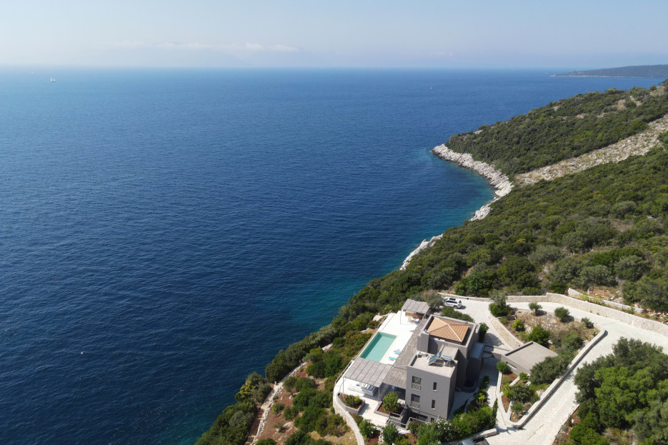 wunderfull villa Oneiro with private access to the sea