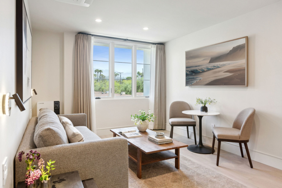 Living area with Queen Sized Sleeper Sofa