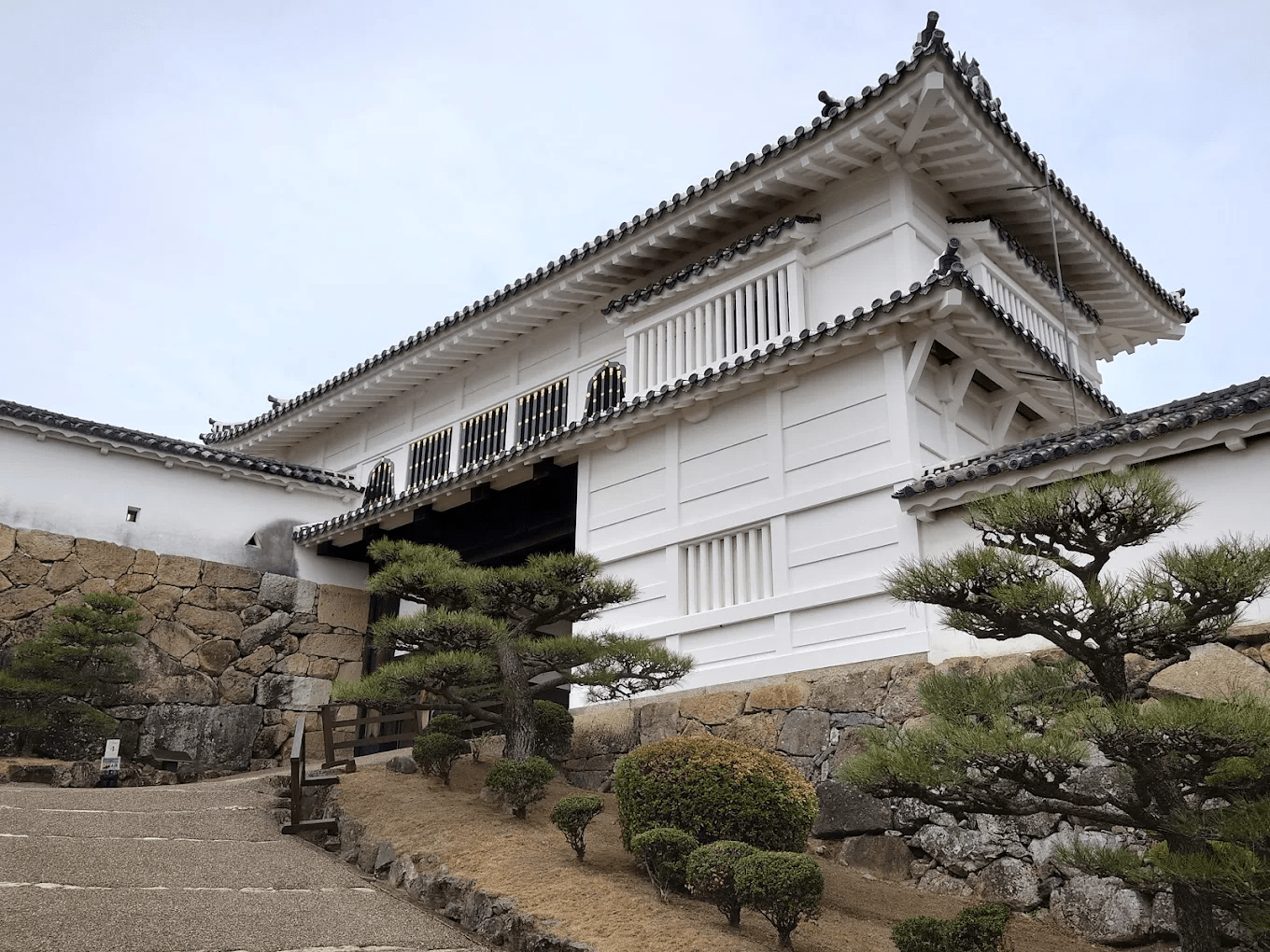 "Hishi-no-mon," an Important Cultural Property and Himeji Castle's Largest Gate