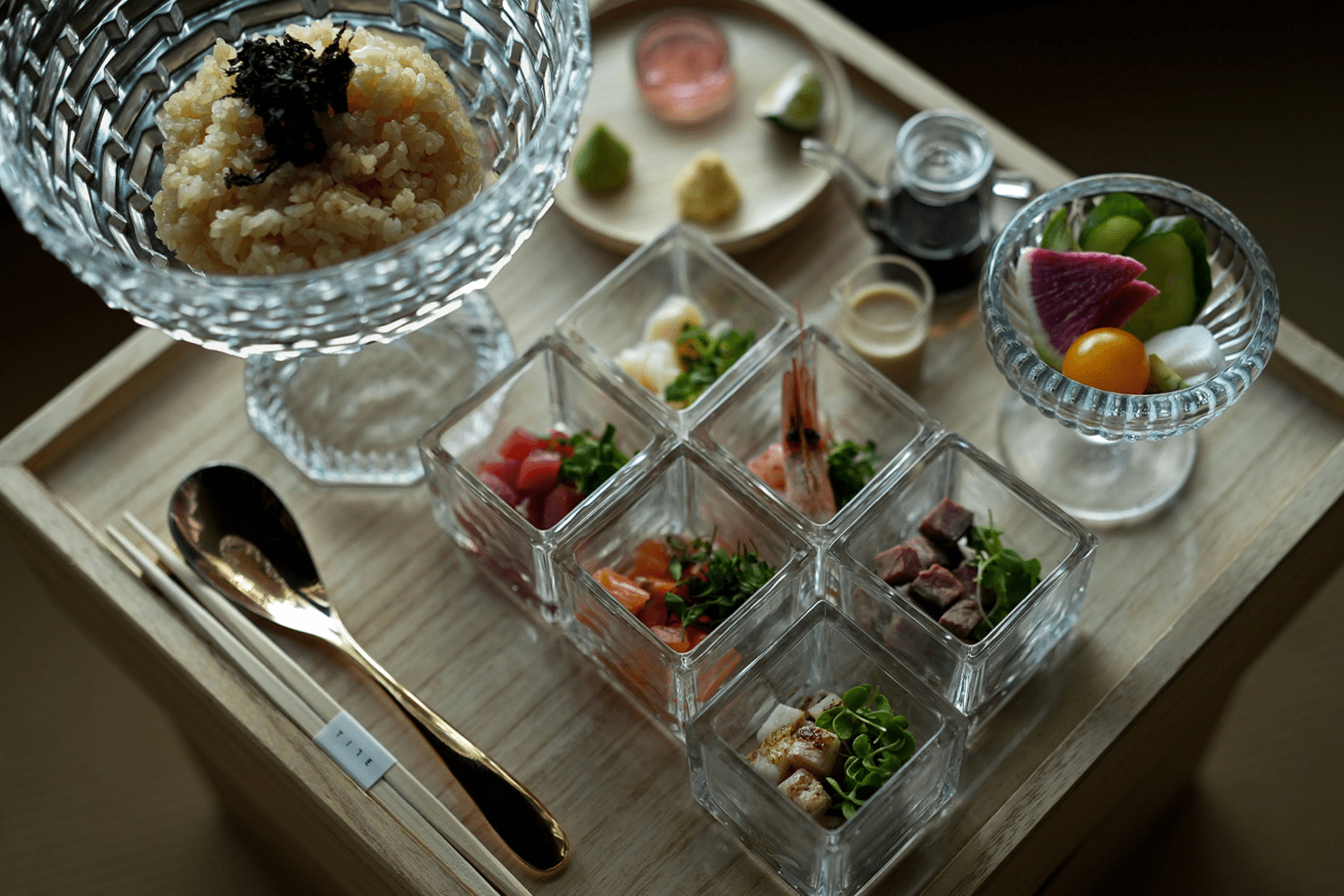 "TILE," where you can create your own original seafood bowl, is also recommended!