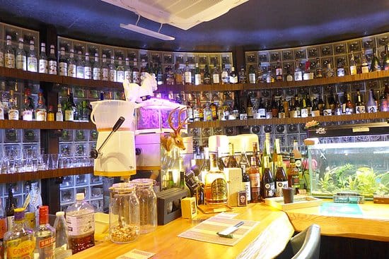 140820251947_bar-seating.jpg