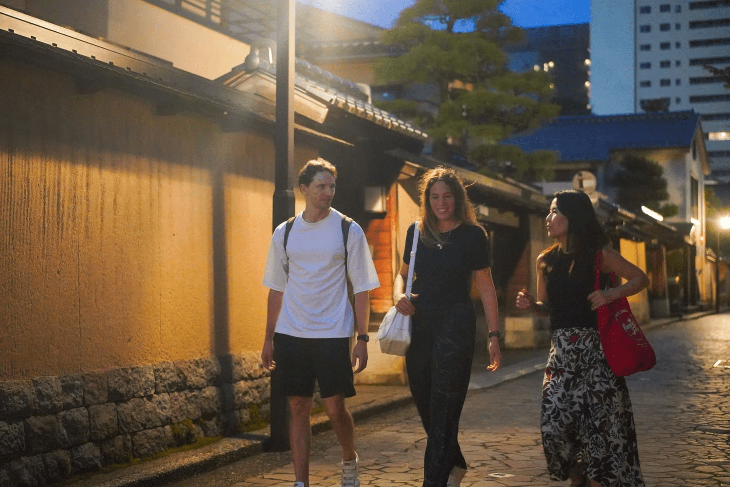 Explore Kanazawa Historic Spots with Local Experts for a Deeper Cultural Experience!