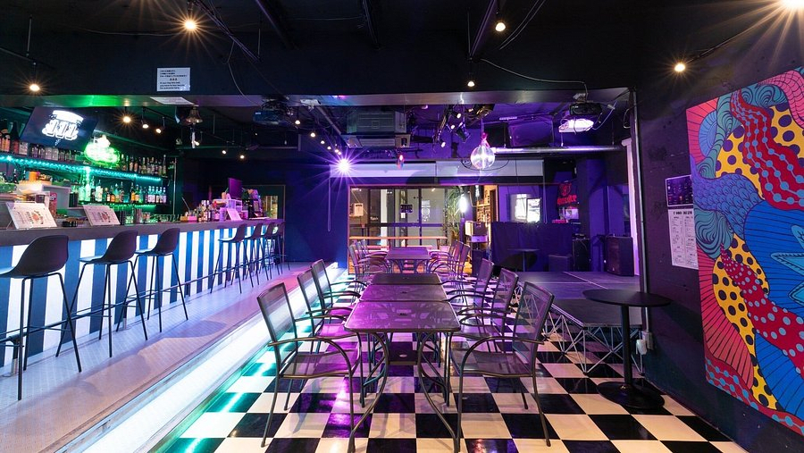 ENTERTAINMENT SOUND BAR 111