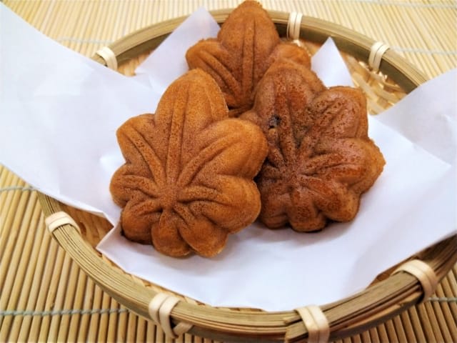 Momiji Manju