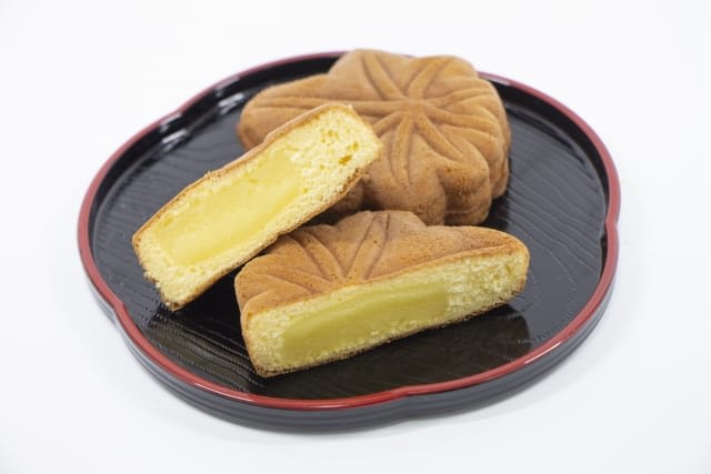 Momiji Manju Comes in Various Flavors and Even a Fried Version