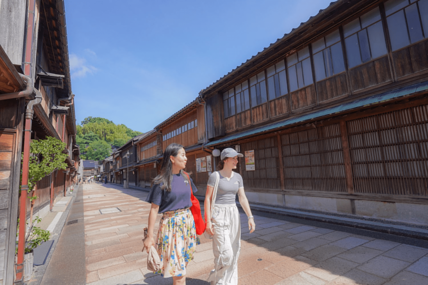 If you want to deeply enjoy Kanazawa tourism, having local residents guide you is also recommended