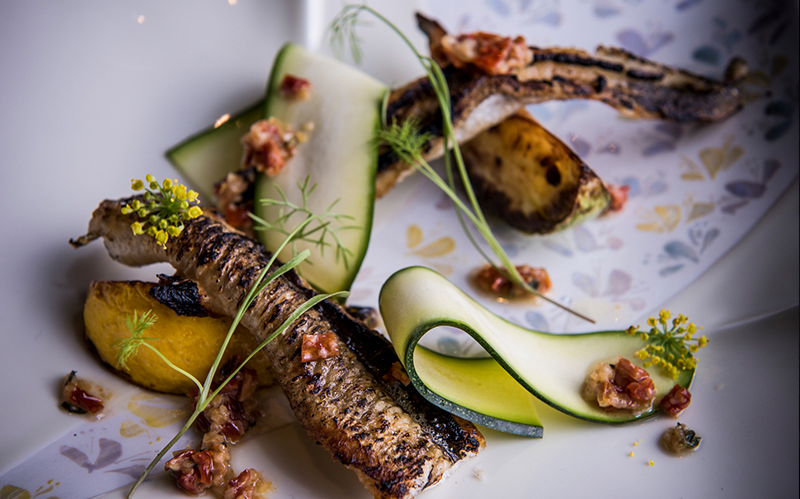 The Chef's Original Cuisine Featured in the Michelin Guide for 5 Consecutive Years