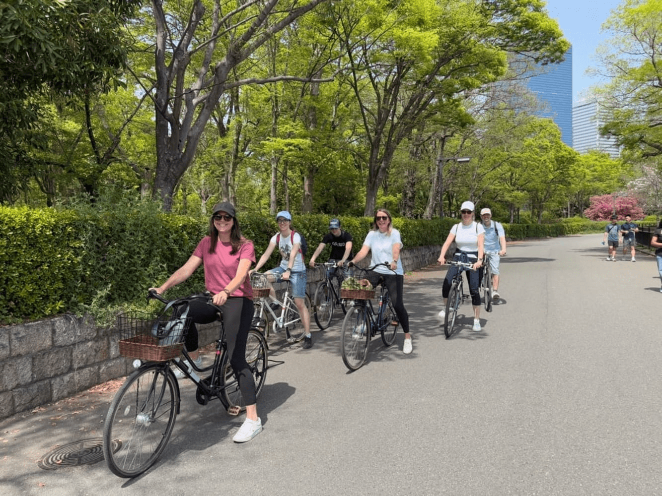 To deeply enjoy Osaka Tenmangu sightseeing, it's best to rely on a guide who thoroughly knows the local culture and traditions