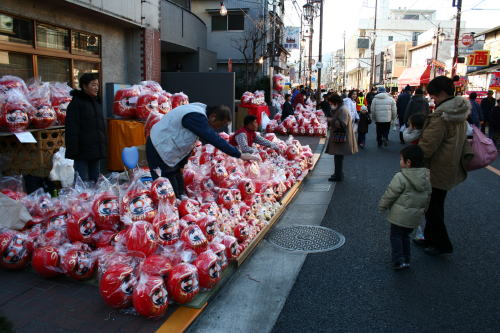 Ome Daruma Market