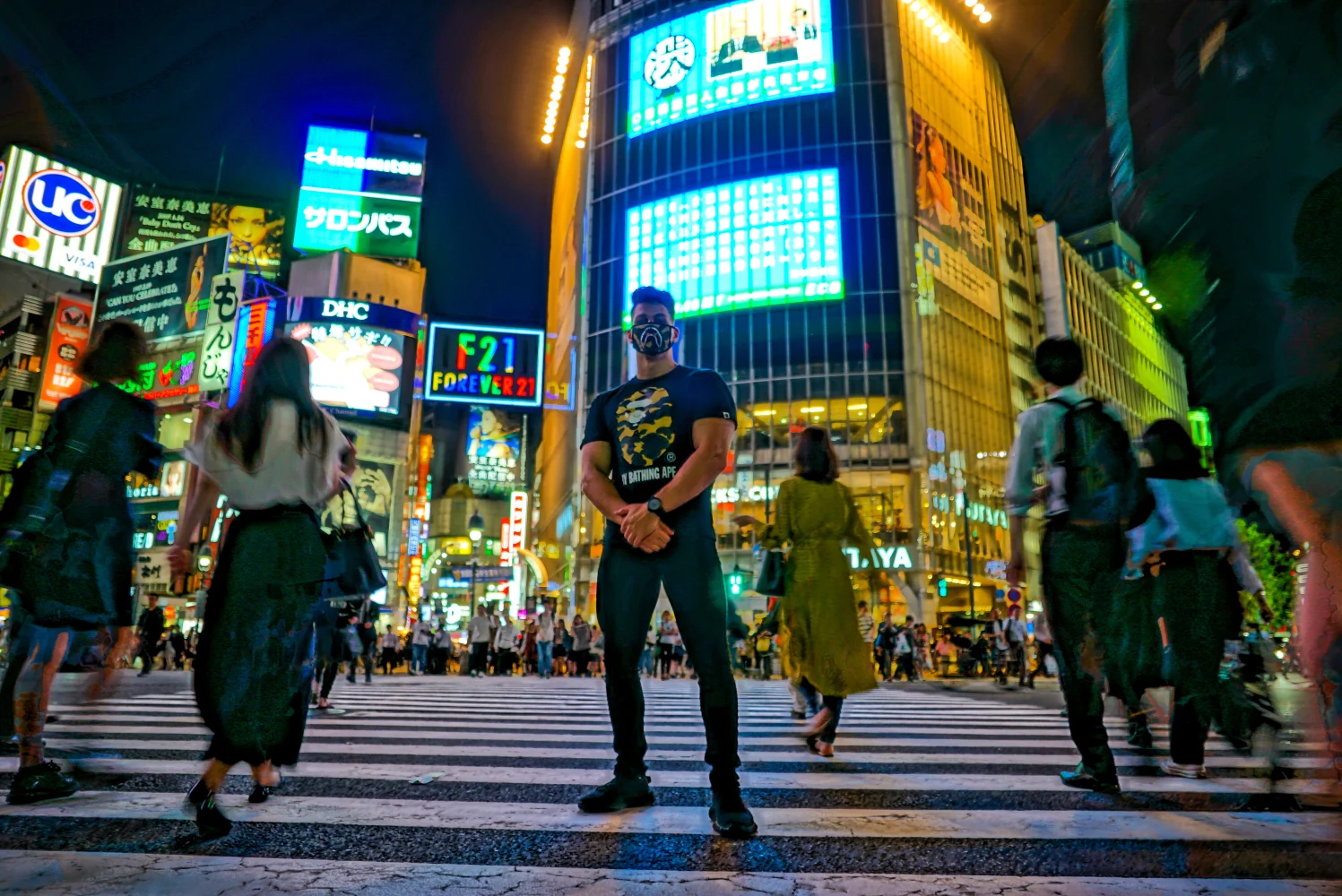 Visit with a Professional Photographer to Capture More Dynamic Photos at Shibuya Scramble Crossing