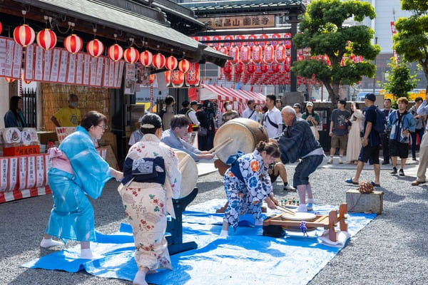 Be Overwhelmed by the Powerful Performance Events