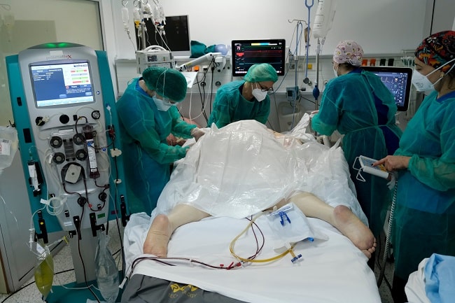 Pencegahan Kejadian Ulkus Dekubitus pada Posisi Pronasi-min