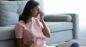 Vitamin D untuk Manajemen Dry Eye Syndrome di Masa Pandemi COVID-19