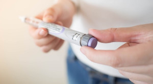 Manajemen Pasien Diabetes Mellitus Tipe 2 yang Melewatkan Injeksi Insulin