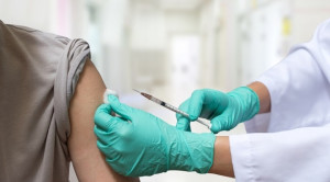 Rekomendasi Vaksinasi Relawan Kesehatan saat Bencana