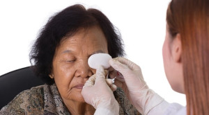 Eye Patch Tidak Diindikasikan pada Abrasi Kornea