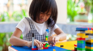 Benda Asing yang Aman jika Tertelan - LEGO - Telaah Jurnal Alomedika