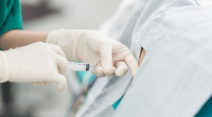 Anestesi Spinal VS Umum Untuk Operasi Panggul pada Pasien Geriatri – Telaah Jurnal Alomedika