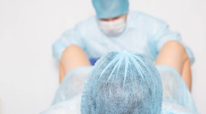 Episiotomi Rutin VS Episiotomi Selektif pada Persalinan Pervaginam