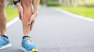 Perbandingan Revaskularisasi Endovaskular dan Latihan Fisik untuk Penanganan Klaudikasio Intermiten