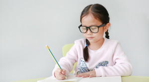 Atropin Tetes untuk Memperlambat Progresivitas Myopia